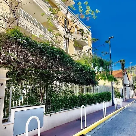 Le Daphnee Yourhosthelper Appartement *